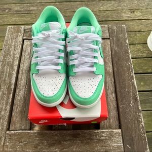 Nike dunk green glow